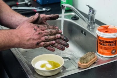 limpiar grasa manos coche metodos efectivos y productos recomendados